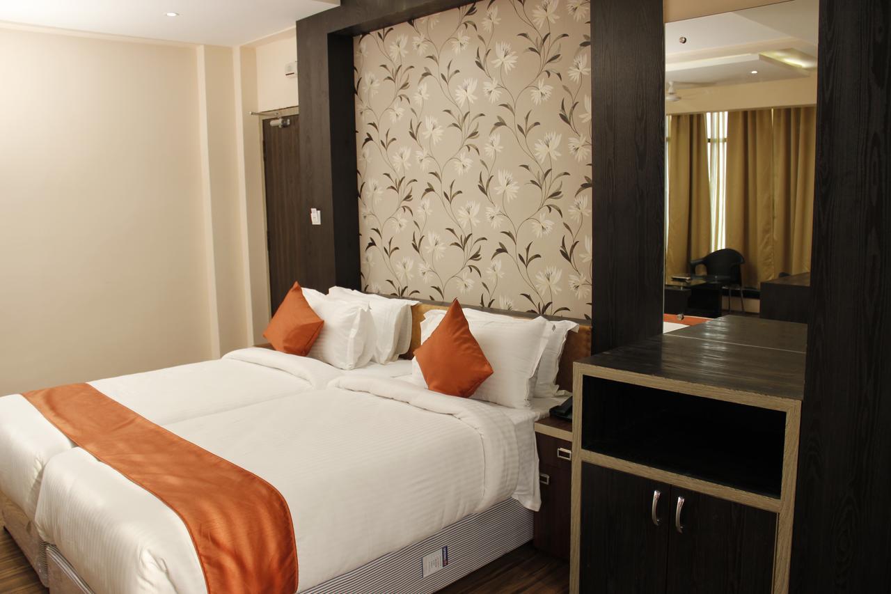 Regenta Inn Larica Kolkata Eksteriør bilde