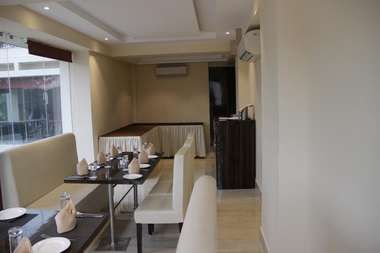 Regenta Inn Larica Kolkata Eksteriør bilde