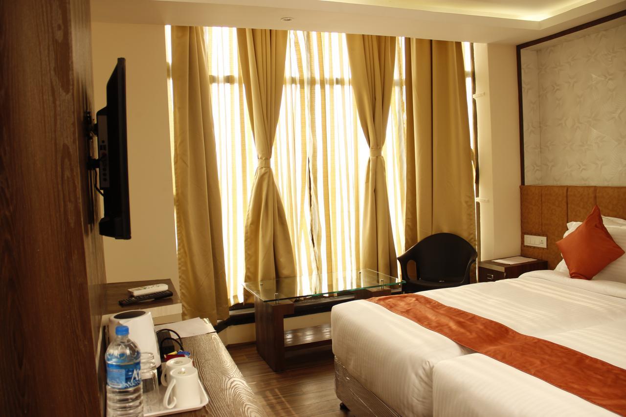 Regenta Inn Larica Kolkata Eksteriør bilde